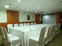 Country And By Radisson Hotel Ahmedabad